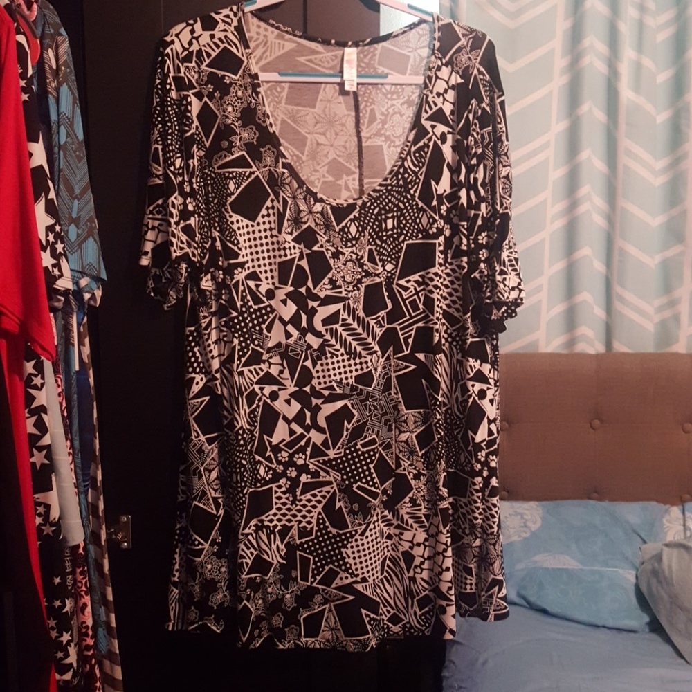 Lularoe 2xl perfect t w/ stars